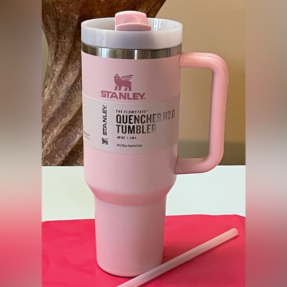 NEW STANLEY 40 OUNCE PINK QUENCHER H2.0 FLOWSTATE TUMBLER IN BOX